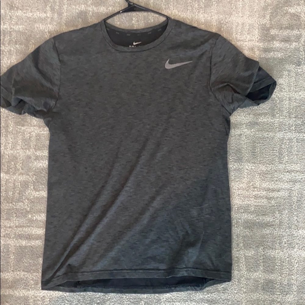 Nike men’s dryfit t-shirt
